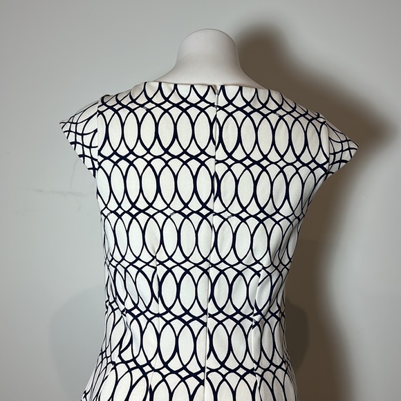 Lilly Pulitzer dress - Picture 5 of 10